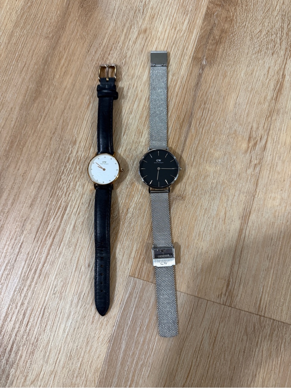 Daniel Wellington B/W Dial Watch -Silver Mesh Strap & Leather strap (both)